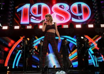 460394622-taylor-swift-performs-onstage-during-iheartradio-jingle