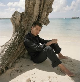 gg2p 10 French Singers You Should Know christophe mae small391