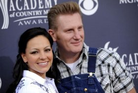 Joey Martin Feek, left, and husband Rory Lee
